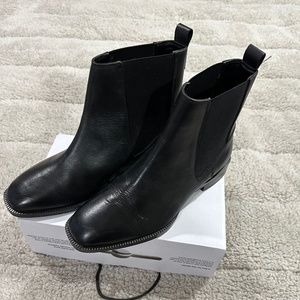 Black Boot